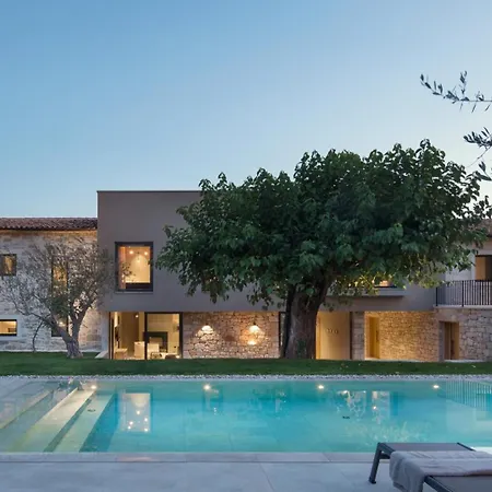 Modern Villa Melon With Outdoor Pool In Porec-3